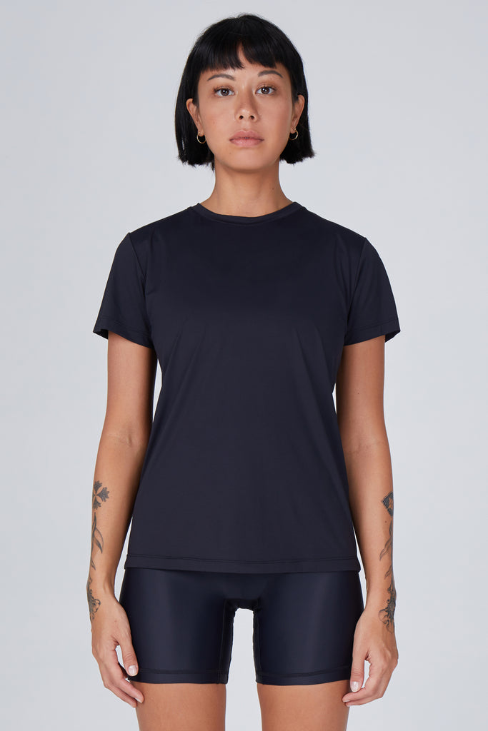 Black UV-protective ultra-lightweight t-shirt that is quick-drying, perfect for hot days and everyday wear. 